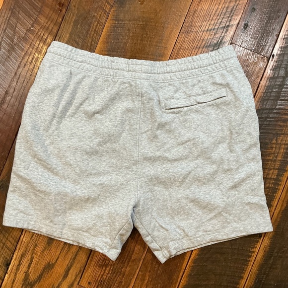 Gymshark Crest 7" Shorts Light Gray Fleece Athletic Training Shorts Men Size XXL - Picture 4 of 9